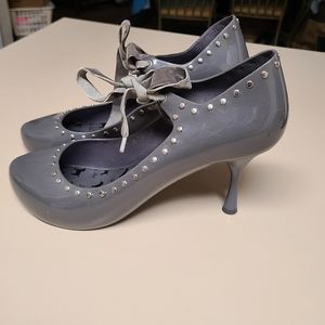 Chic Gray Studded Heels with Bow